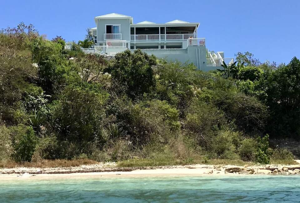Beautiful 4 Bedroom Waterfront villa in Long Bay, Antigua - St philip's Parish, Antigua and Barbuda