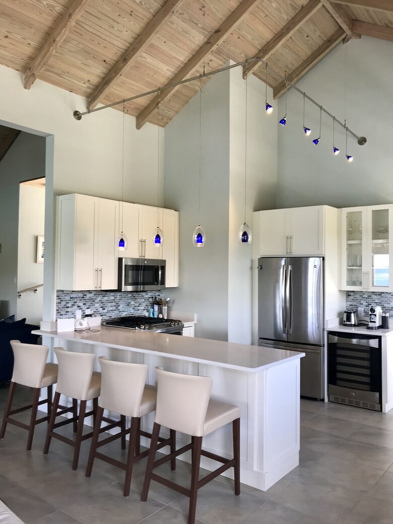 Beautiful 4 Bedroom Waterfront villa in Long Bay, Antigua - St philip's Parish, Antigua and Barbuda