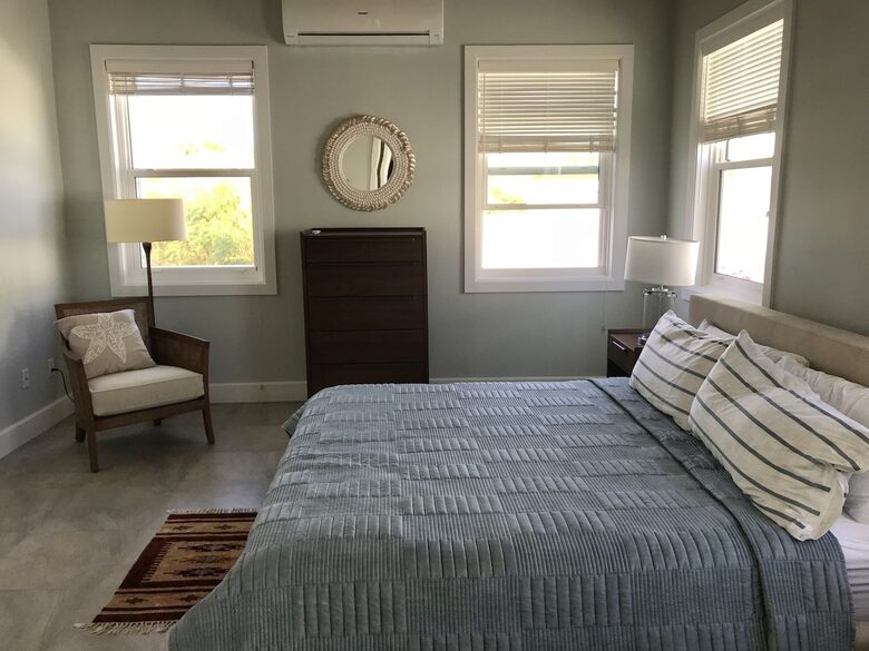 Beautiful 4 Bedroom Waterfront villa in Long Bay, Antigua - St philip's Parish, Antigua and Barbuda