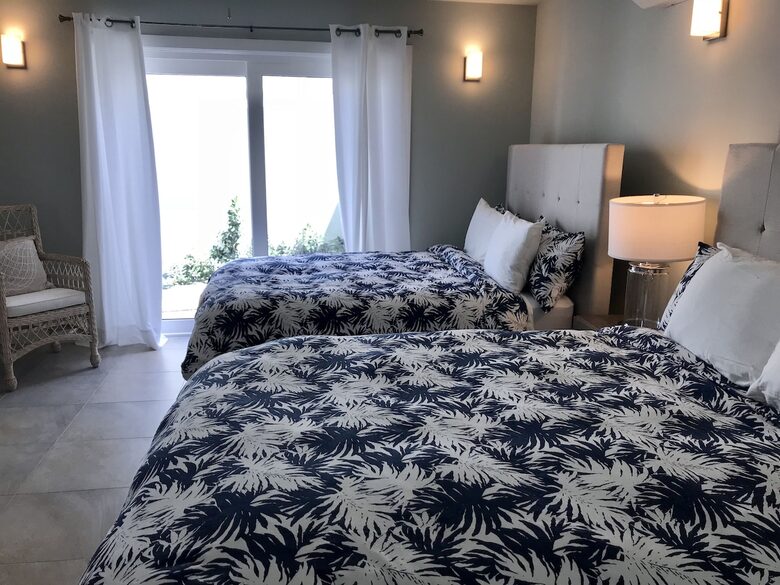 Beautiful 4 Bedroom Waterfront villa in Long Bay, Antigua - St philip's Parish, Antigua and Barbuda