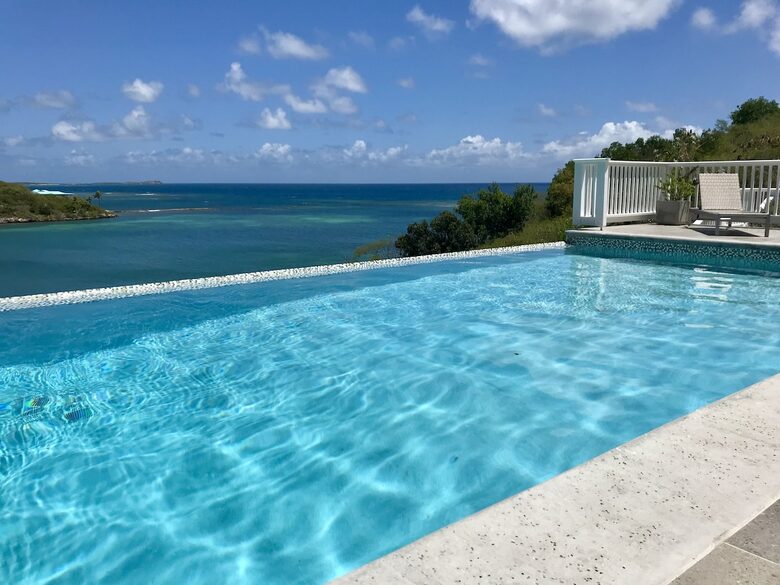 Beautiful 4 Bedroom Waterfront villa in Long Bay, Antigua - St philip's Parish, Antigua and Barbuda