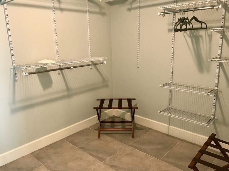 Beautiful 4 Bedroom Waterfront villa in Long Bay, Antigua - St philip's Parish, Antigua and Barbuda