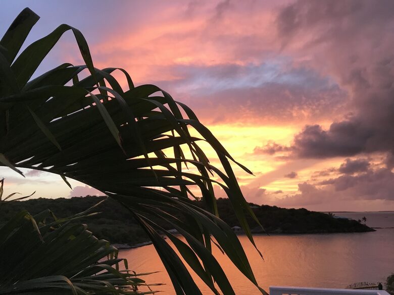 Beautiful 4 Bedroom Waterfront villa in Long Bay, Antigua - St philip's Parish, Antigua and Barbuda