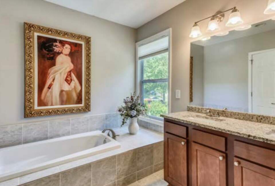 Modern Family Home in the DC Suburbs - Falls Church, Virginia