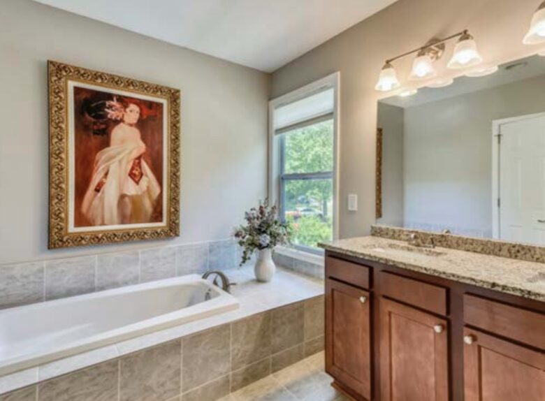 Modern Family Home in the DC Suburbs - Falls Church, Virginia