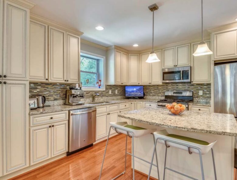 Modern Family Home in the DC Suburbs - Falls Church, Virginia