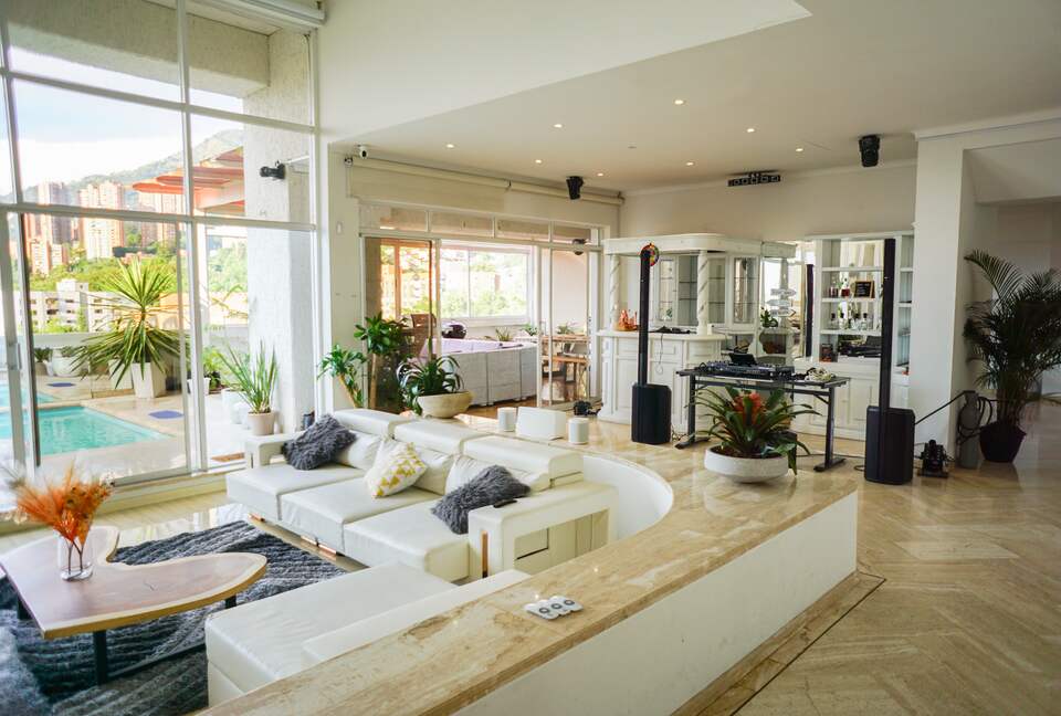 Conjunto Residencial Torre de Benares - Medellin, Colombia