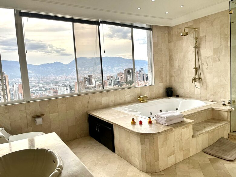 Conjunto Residencial Torre de Benares - Medellin, Colombia