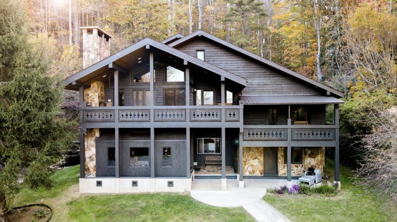 Chalet Lodge - Whittier, North Carolina