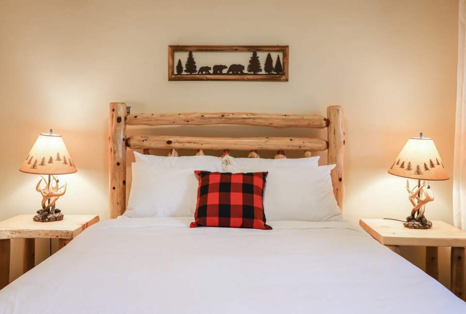 Chalet Lodge - Whittier, North Carolina