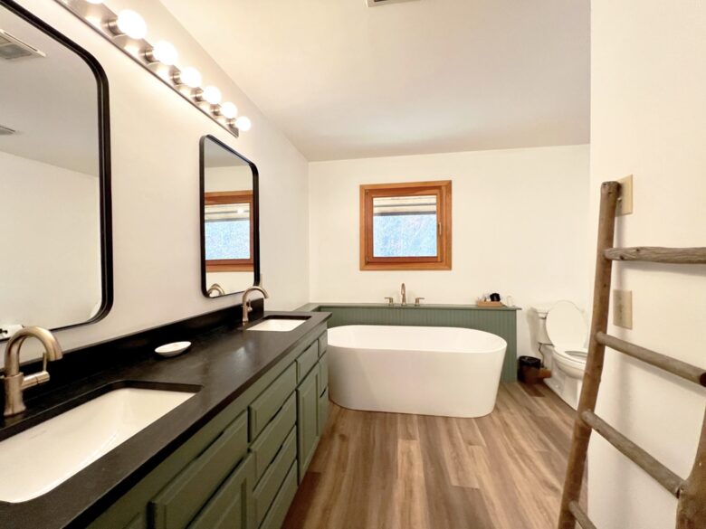 Chalet Lodge - Whittier, North Carolina