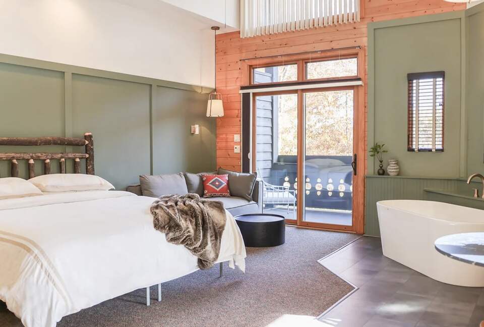 Chalet Lodge - Whittier, North Carolina