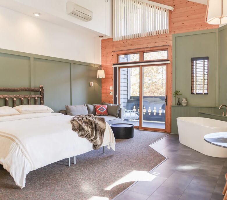 Chalet Lodge - Whittier, North Carolina