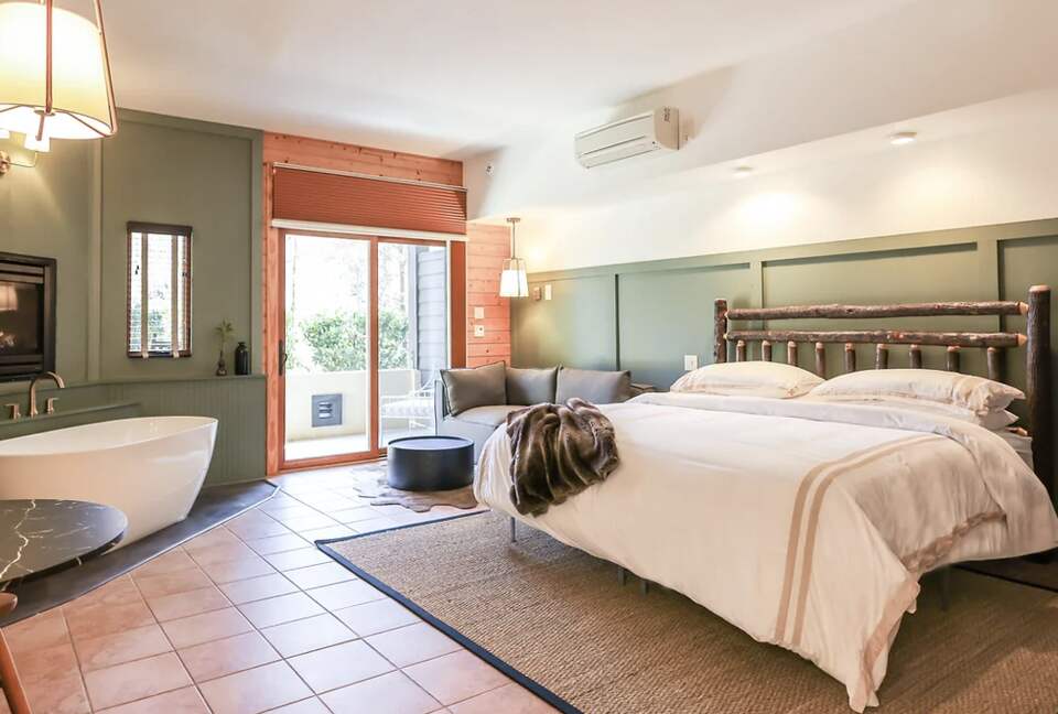 Chalet Lodge - Whittier, North Carolina