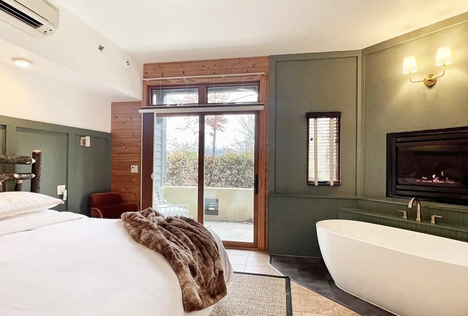 Chalet Lodge - Whittier, North Carolina