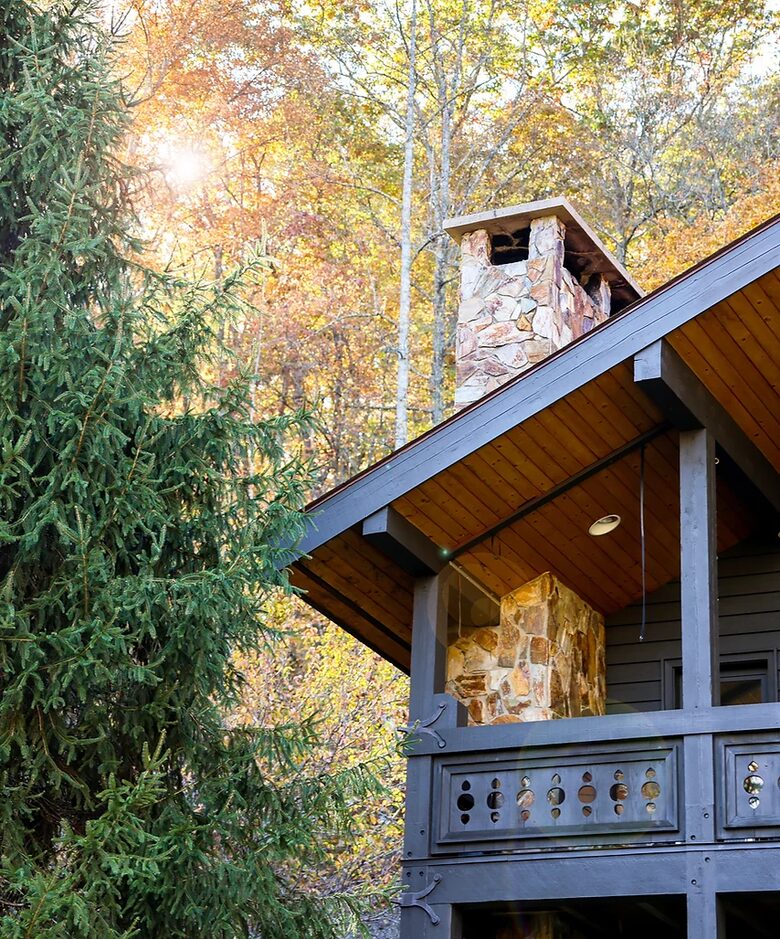 Chalet Lodge - Whittier, North Carolina