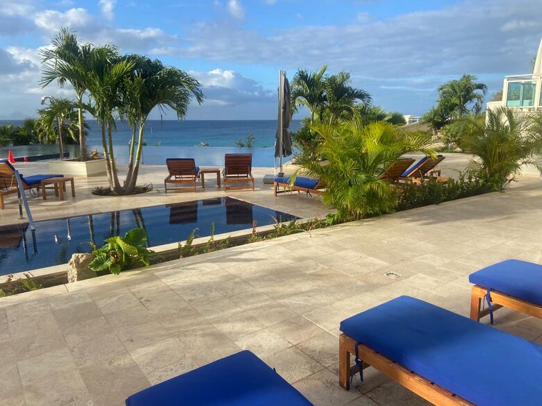 The Cliff Luxury Oceanfront Condo w/ Private Beach - Cupecoy, Sint Maarten (Dutch part)