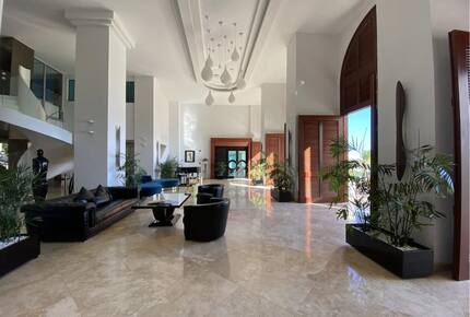 The Cliff Luxury Oceanfront Condo w/ Private Beach - Cupecoy, Sint Maarten (Dutch part)