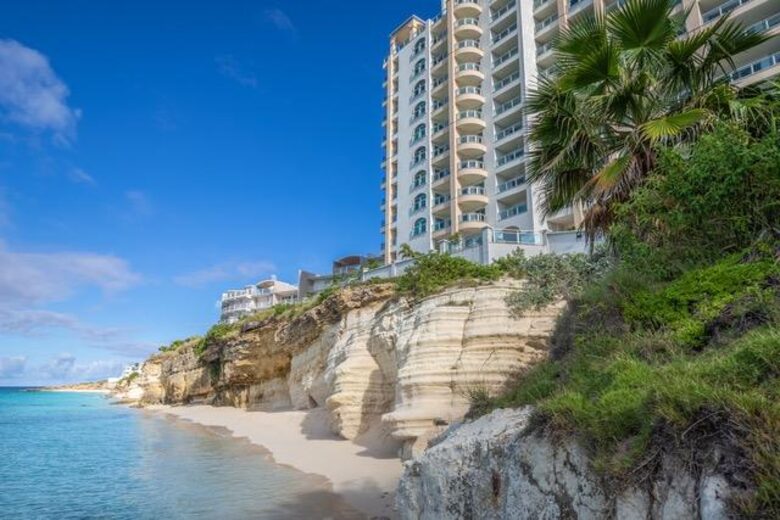 The Cliff Luxury Oceanfront Condo w/ Private Beach - Cupecoy, Sint Maarten (Dutch part)