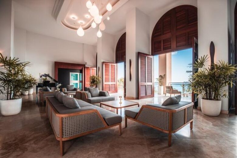 The Cliff Luxury Oceanfront Condo w/ Private Beach - Cupecoy, Sint Maarten (Dutch part)