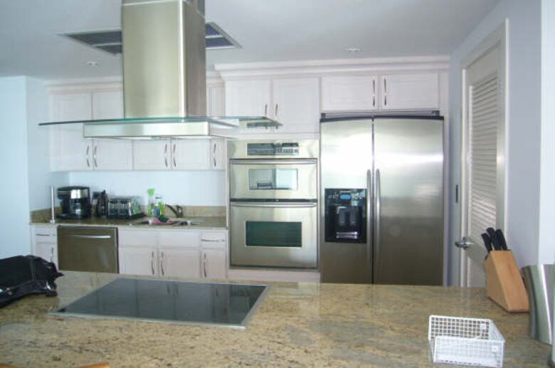 The Cliff Luxury Oceanfront Condo w/ Private Beach - Cupecoy, Sint Maarten (Dutch part)