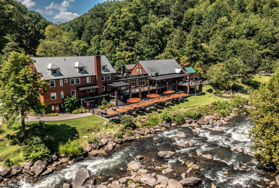 Hemlock - A beautiful rustic room at Historic Tapoco Lodge (EH) - Robbinsville, North Carolina