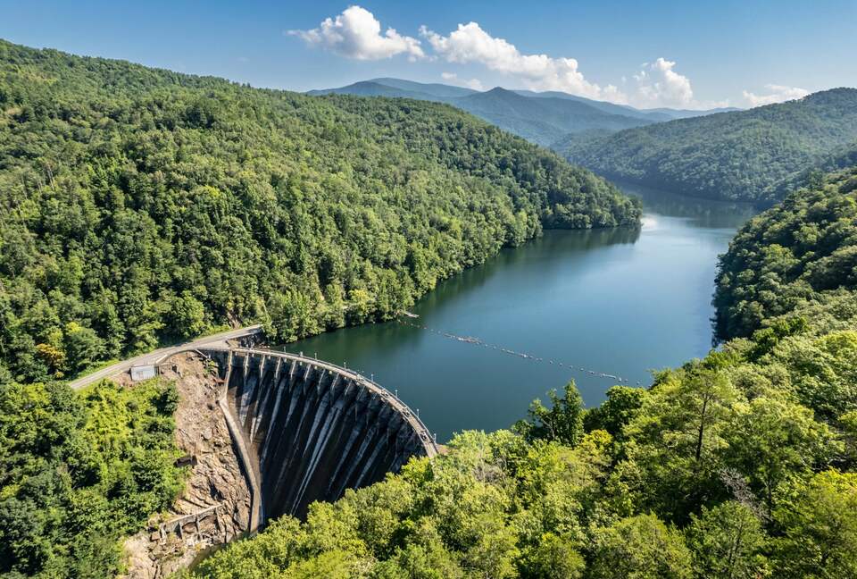 Hemlock - A beautiful rustic room at Historic Tapoco Lodge (EH) - Robbinsville, North Carolina