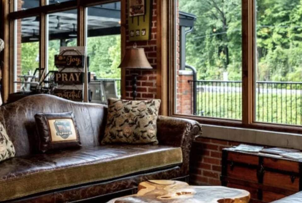Hemlock - A beautiful rustic room at Historic Tapoco Lodge (EH) - Robbinsville, North Carolina