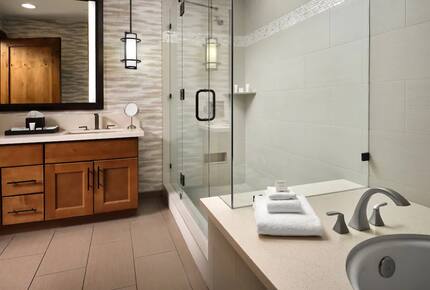 Northstar Lodge, Lake Tahoe - Three-Bedroom Residence - Truckee, California