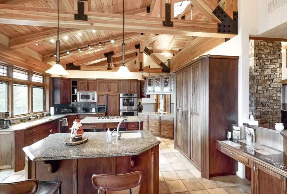 High Road Estate - Kalispell, Montana