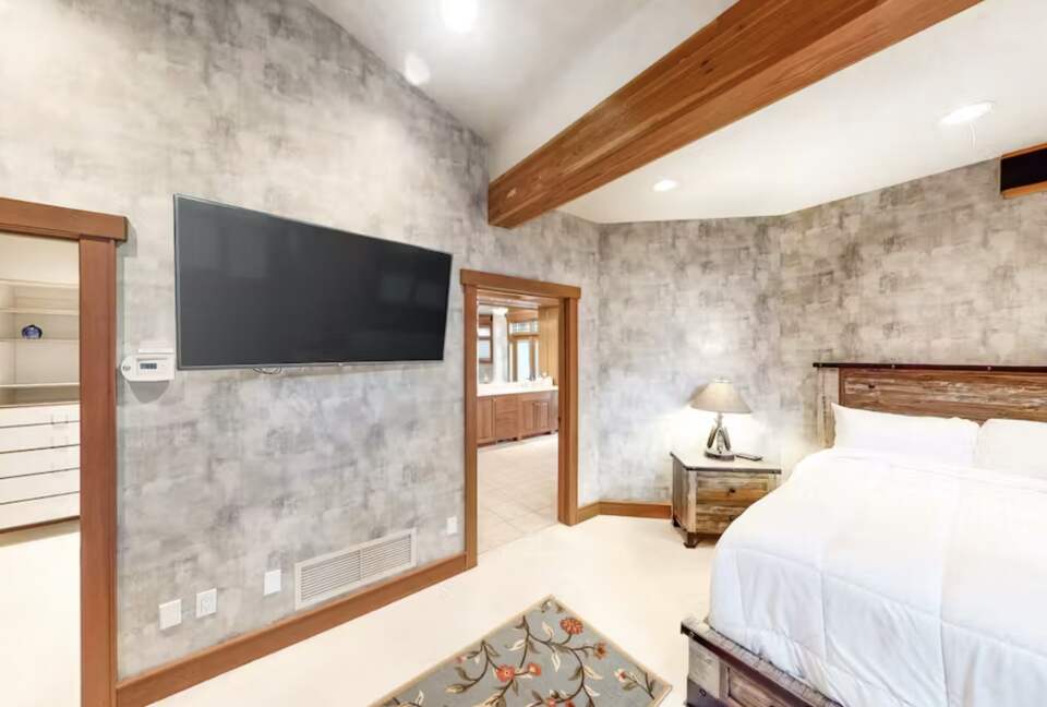 High Road Estate - Kalispell, Montana