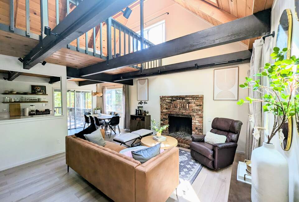 Modern Cabin in Blue Lake Springs - Arnold, California