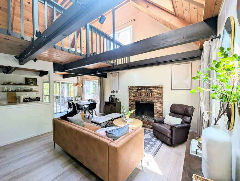 Modern Cabin in Blue Lake Springs - Arnold, California