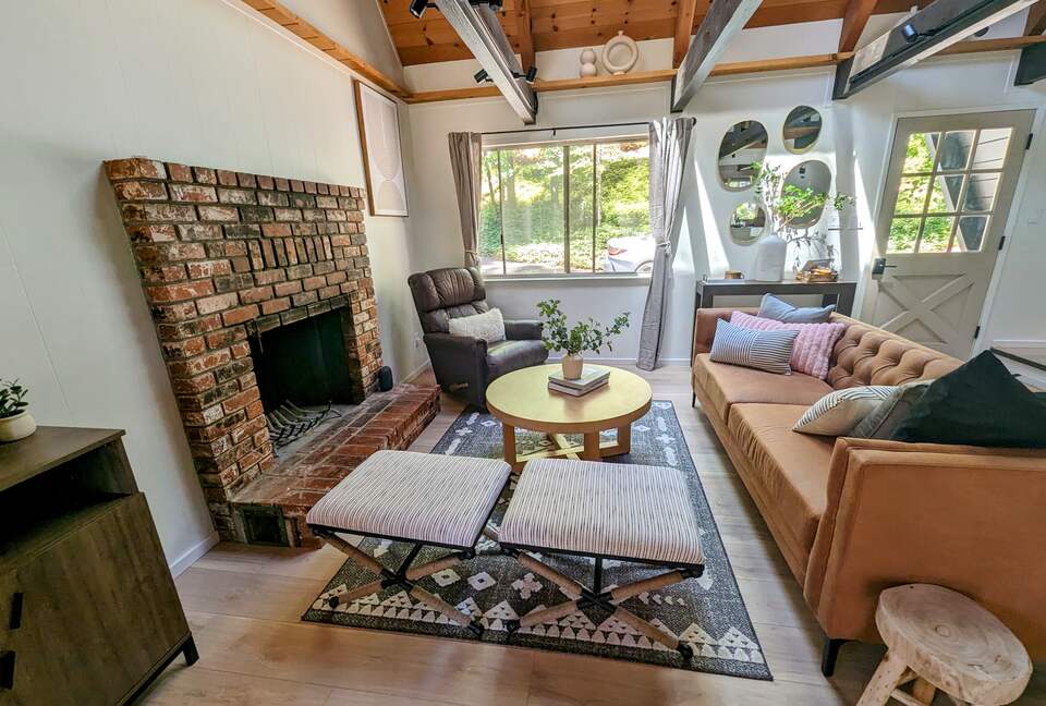 Modern Cabin in Blue Lake Springs - Arnold, California