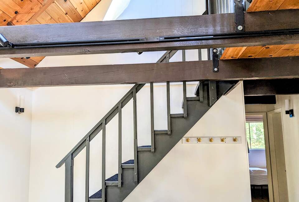 Modern Cabin in Blue Lake Springs - Arnold, California