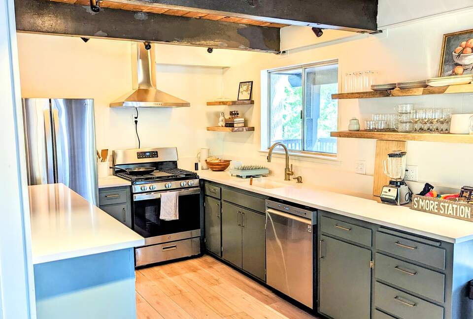 Modern Cabin in Blue Lake Springs - Arnold, California