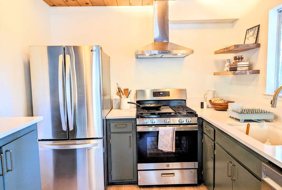 Modern Cabin in Blue Lake Springs - Arnold, California