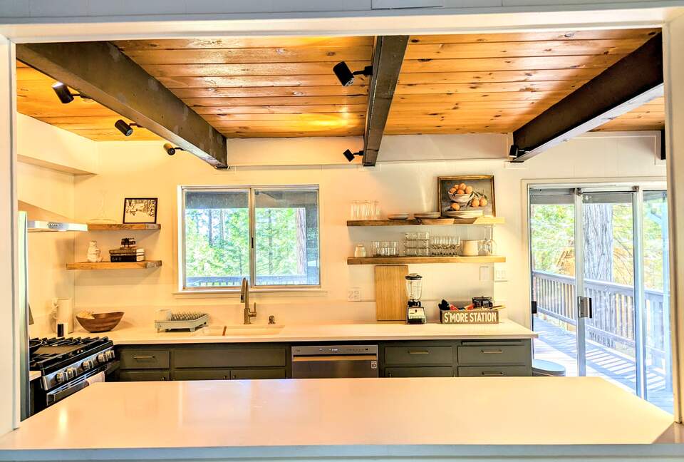 Modern Cabin in Blue Lake Springs - Arnold, California