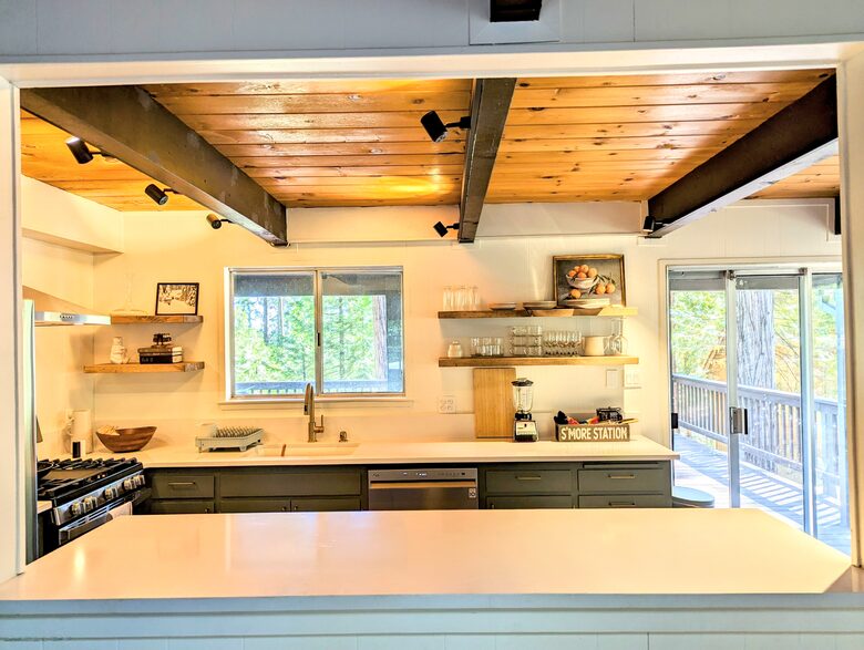 Modern Cabin in Blue Lake Springs - Arnold, California