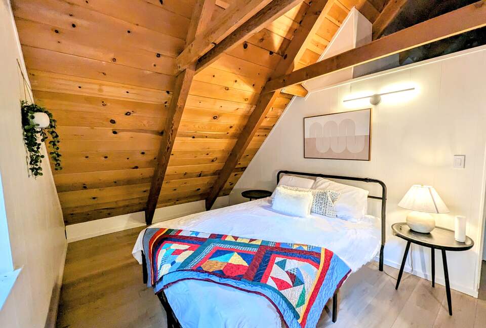 Modern Cabin in Blue Lake Springs - Arnold, California