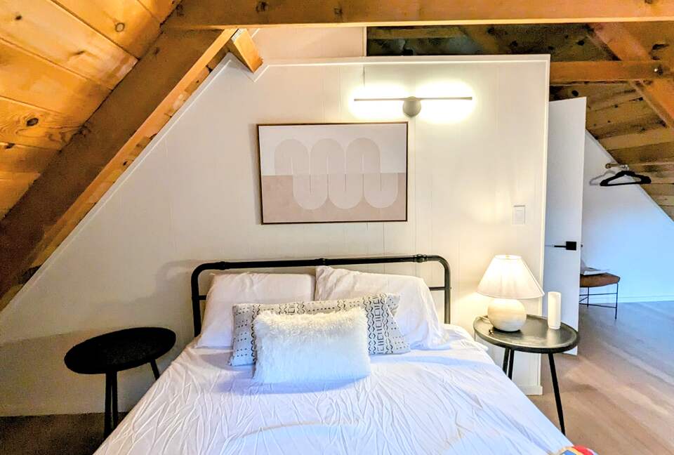 Modern Cabin in Blue Lake Springs - Arnold, California