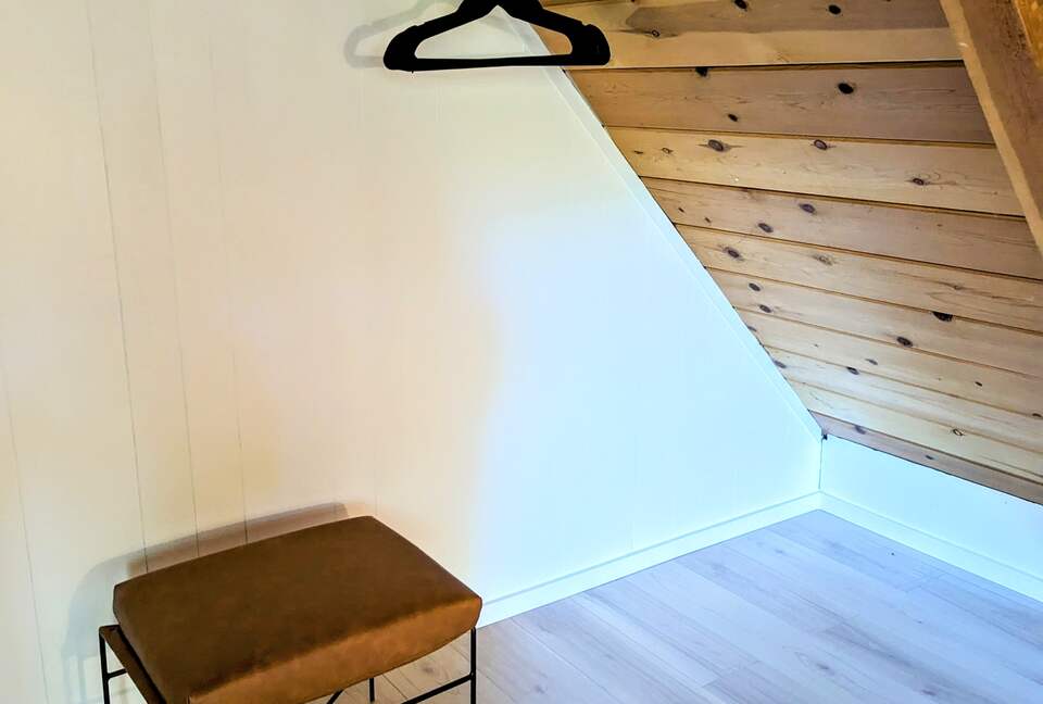 Modern Cabin in Blue Lake Springs - Arnold, California