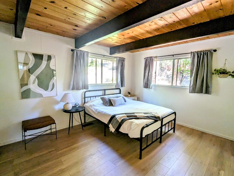 Modern Cabin in Blue Lake Springs - Arnold, California