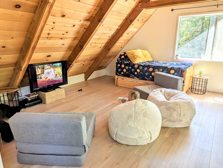 Modern Cabin in Blue Lake Springs - Arnold, California