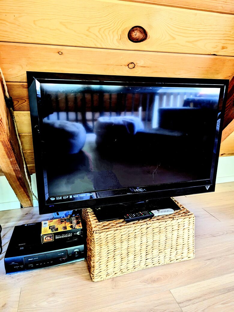 Modern Cabin in Blue Lake Springs - Arnold, California