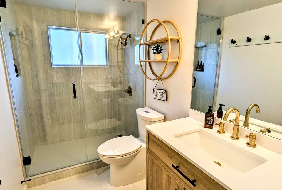 Modern Cabin in Blue Lake Springs - Arnold, California