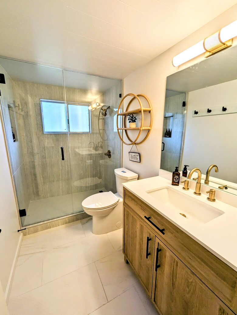 Modern Cabin in Blue Lake Springs - Arnold, California