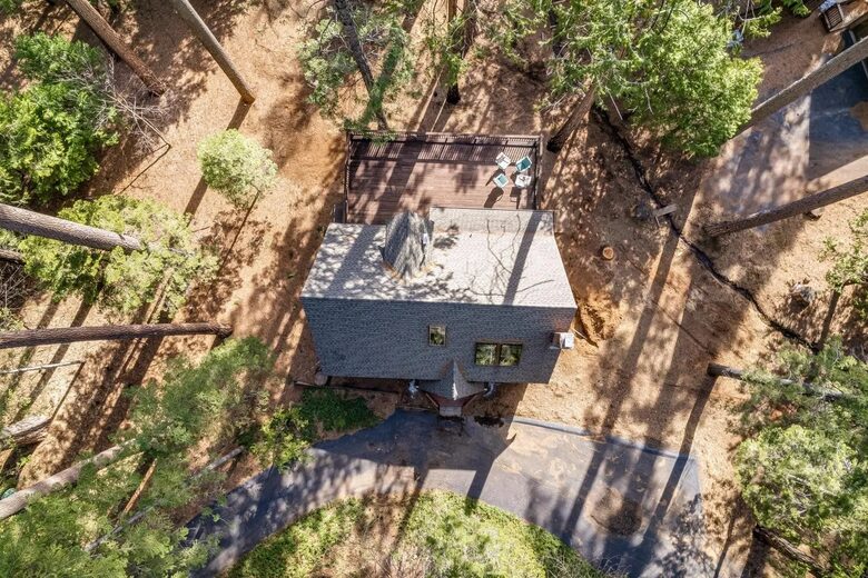 Modern Cabin in Blue Lake Springs - Arnold, California