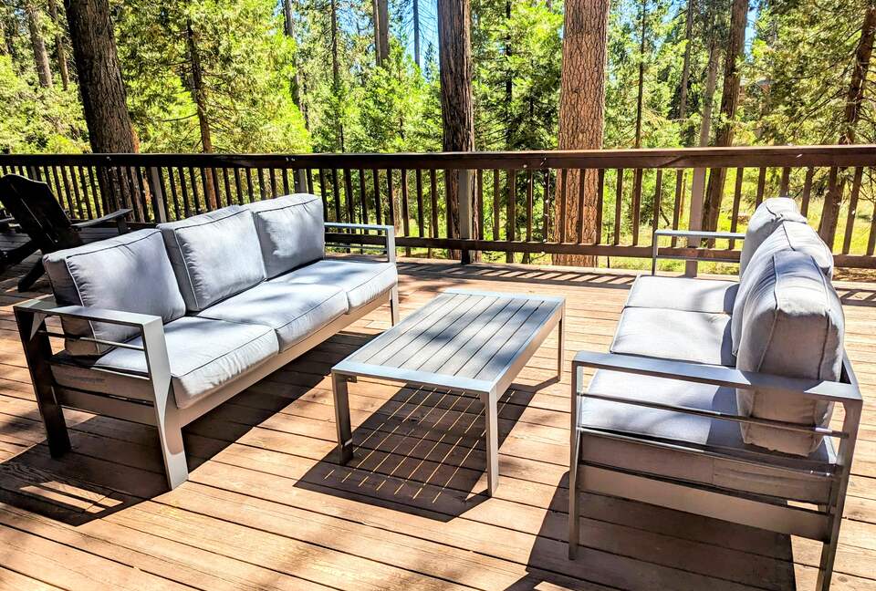 Modern Cabin in Blue Lake Springs - Arnold, California