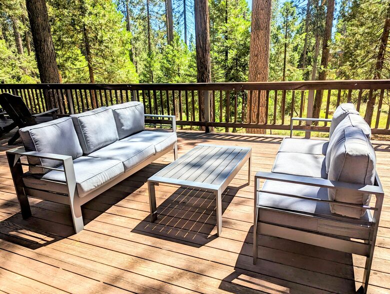 Modern Cabin in Blue Lake Springs - Arnold, California